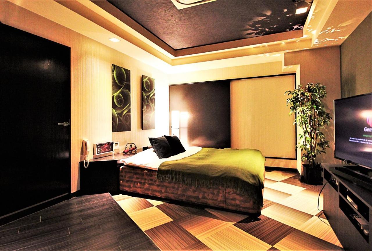 O2 -adult Only- 3*